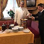 FOTO UHC - Gourmet ed Enogastronomia Hotels 4 Stelle - Hotel Rubino, hotel Diamant, hotel Soreghes e hotel Dolomiti