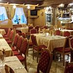 FOTO UHC - Gourmet ed Enogastronomia Hotels 4 Stelle - Hotel Rubino, hotel Diamant, hotel Soreghes e hotel Dolomiti