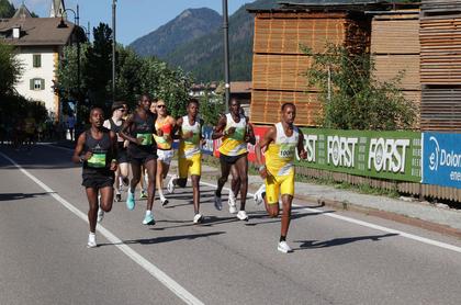 DI CORSA IN PIENO STILE MARCIALONGA