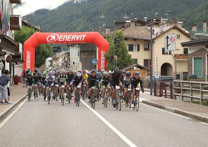 CYCLING CRAFT HAND IN HAND WITH GIRO D'ITALIA