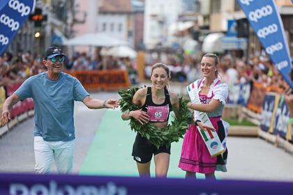 UNA 24.a RUNNING COOP DA RECORD